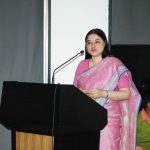 Ms.-Maneka-Gandhi-Receives-Shining-World-Compassion-Award-8