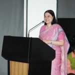 Ms.-Maneka-Gandhi-Receives-Shining-World-Compassion-Award-9-e1466990156564