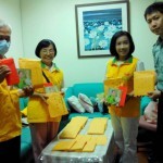 In the Kaohsiung Armed Forces General Hospital Social Worker Office, preparing packages for people injured in the explosion