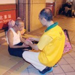 Caring for Homeless Friends during Dragon Boat Festival, Formosa (1)