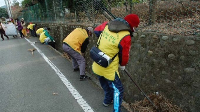 Cleaning Up Route Miao-28 in Formosa