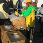 Our association members helping to distribute fruit in Idomeni, Greece- December 8, 2015