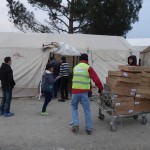 20151211 other NGOs provide foods and clothes to the refuges in Idomeni Greece (33)