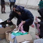 20151211 other NGOs provide foods and clothes to the refuges in Idomeni Greece (34)