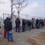 20151211 refugees are crossing the border in Idomeni Greece to Macedonia (2)