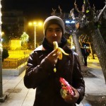 20151212 refugees are blissful happy to receive our foods and flyer at midnight at Victory Park in Athens Greece (16)