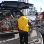 20151217 around 10AM refugees are blissful happy to receive our foods and flyers at Pireaus harbor in Athens Greece (31)