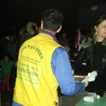 Distributing vegan food made by WAHA at Souda camp, Chios Island