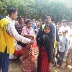 160559 refugee relief in Bangladesh -packing and distributing relief items-10
