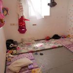 170644_The Inside of the Container Houses of Family Which has 7 Children 01