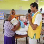 170629_Bringing Aid and Comfort to Landslide Victims in Sri Lanka (9)